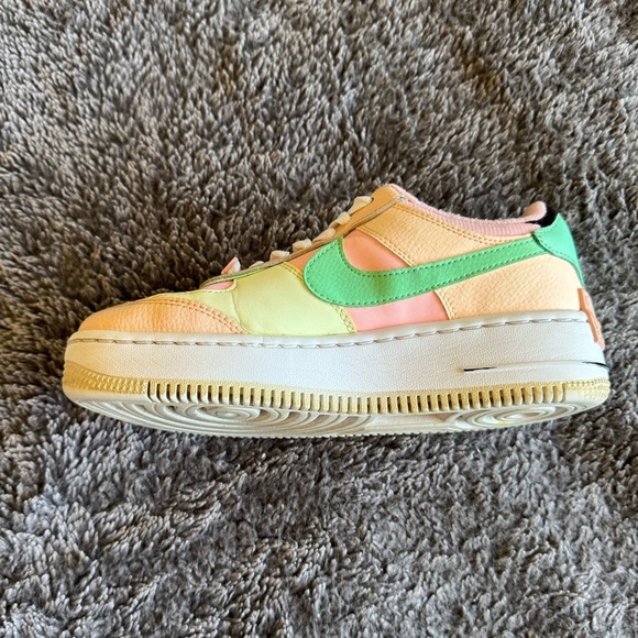 NIKE Women’s Air Force One Low Shadow - Picture 8 of 14